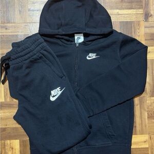 Nike Black  Tracksuit, Big Boy Size Medium